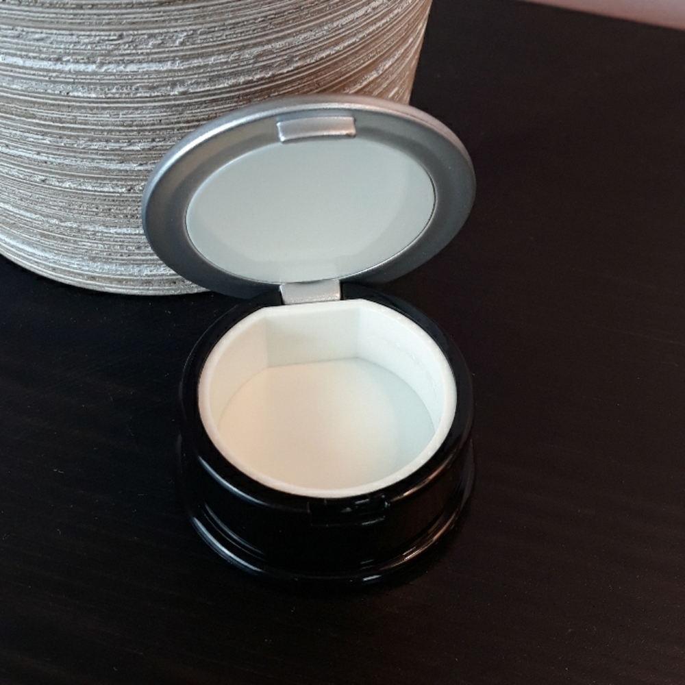 🖤New In Box Travel Pill Box - Picture 3 of 3